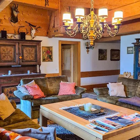 Penthouse Forsterhaus - Glacier View, By In One 아파트